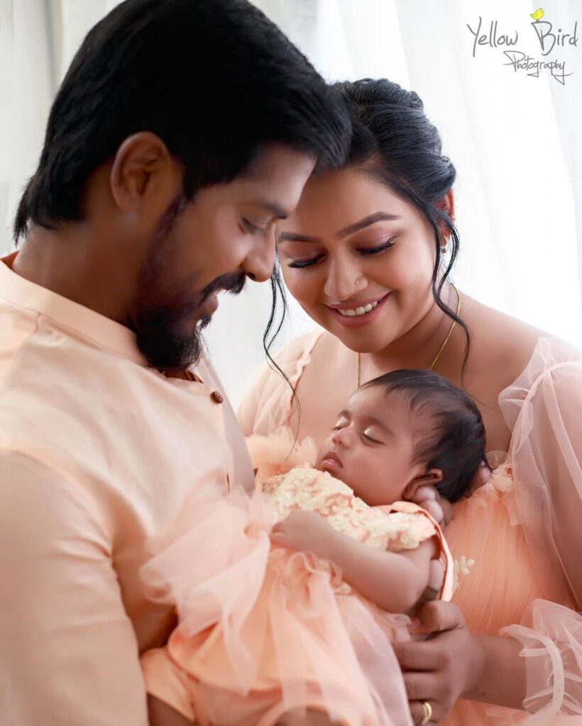 serial actress gayathri yuvaraj girl baby photos goes viral